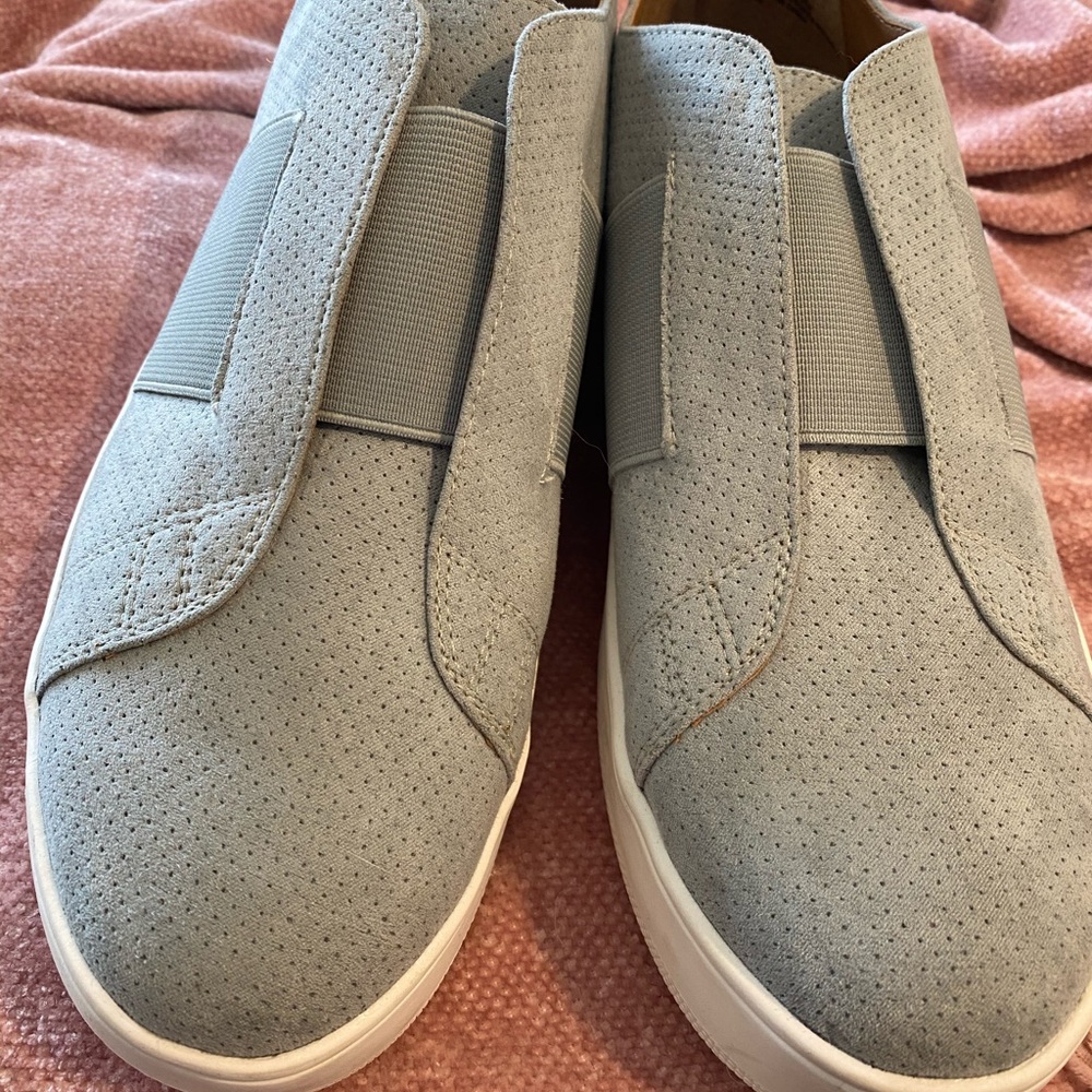 Steve Madden Brad blue suede slip on sneakers 9.5 - Picture 2 of 4
